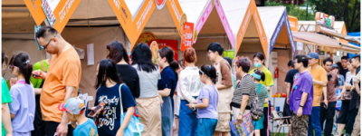 外国游客带火中国游 百胜中国相伴点燃夏日热情